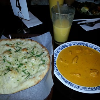 Naan n Curry - Chicken tikka marsala and garlic naan with mango lassi. - Indian Near Me - Concord, California Naan n Curry - Chicken tikka marsala and garlic naan with mango lassi. - Indian Near Me - Concord, California