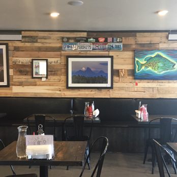 Big Hole BBQ - Dining area. Locals and skiers - Barbeque Near Me - Victor, Idaho
