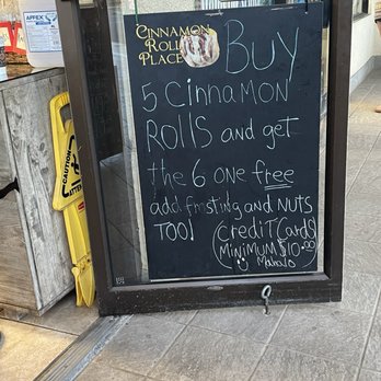Cinnamon Roll Place - Bakeries Near Me - Kihei, Hawaii