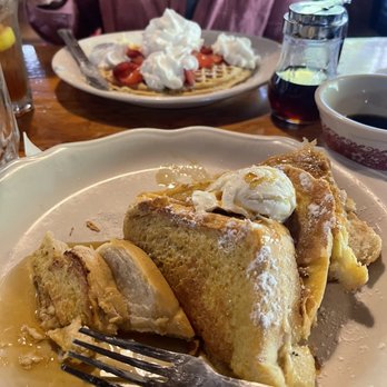Maple Sugar & Vermont Spice - Breakfast in October 2022!!   Maple French toast smothered in maple syrup!! - Specialty Food Near Me - Mendon, Vermont