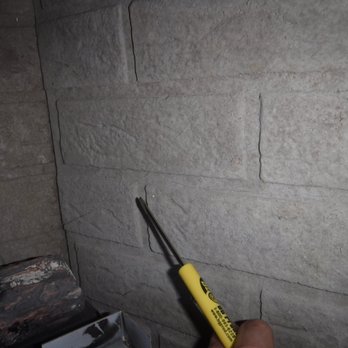 Quality Home Inspection - Refractory panel in gas log fireplace is cracked - Home Inspectors Near Me - Gallatin, Tennessee Quality Home Inspection - Refractory panel in gas log fireplace is cracked - Home Inspectors Near Me - Gallatin, Tennessee