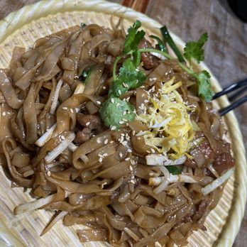 聚點坊 - Chow fun noodles. - Dim Sum Near Me - Hong Kong, HK 聚點坊 - Chow fun noodles. - Dim Sum Near Me - Hong Kong, HK