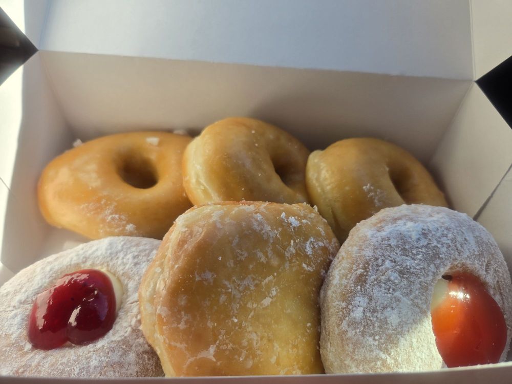 Dixie Cream Donuts "melt in your mouth" Image