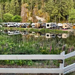 Harrison Country Club RV - .. reflections in the Miami River.