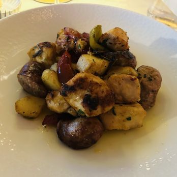 Spaccarelli's Restaurant - Chicken Scarp with sausage and hot ps - Italian Near Me - Millwood, New York Spaccarelli's Restaurant - Chicken Scarp with sausage and hot ps - Italian Near Me - Millwood, New York