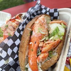 Chez Mag La Fine Cantine - Lobster roll ~ ! Very good!