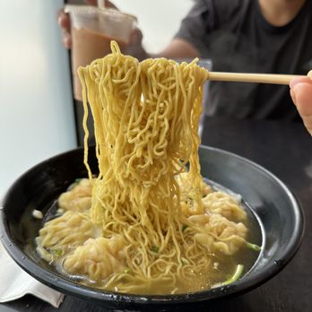 Sandy's Cafe - Won ton noodles soup - Cantonese Near Me - Honolulu, Hawaii