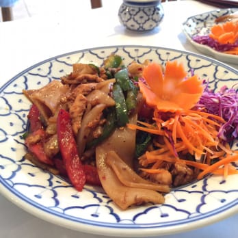 Simply Thai Bistro - Kee Mou chicken with noodles - Thai Near Me - Wheaton, Illinois