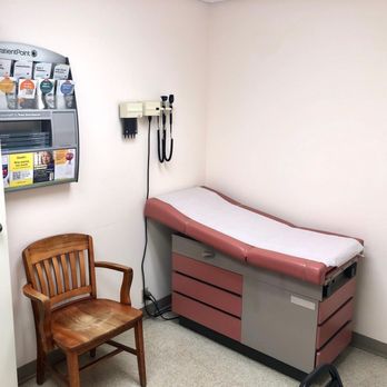 Zaheer Ahmed, MD - Our exam room. - Internal Medicine Near Me - Lowell, Massachusetts Zaheer Ahmed, MD - Our exam room. - Internal Medicine Near Me - Lowell, Massachusetts
