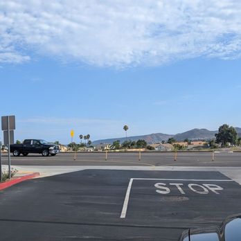 Kaiser Permanente - Unfortunately you can only make a right turn leaving the parking lot - Medical Centers Near Me - Wildomar, California