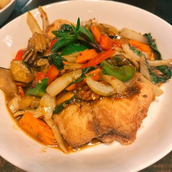 Dahla - Basil Fish - Thai Near Me - New Orleans, Louisiana