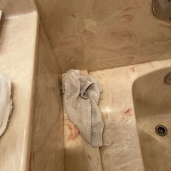 The Rigdon House - Dirty towel. - Hotels Near Me - Cambria, California The Rigdon House - Dirty towel. - Hotels Near Me - Cambria, California
