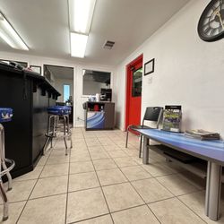 Murdock York Tire - Lobby (8/31/2023)