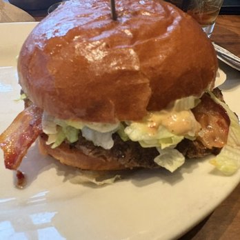 Browns Socialhouse Albany - Pubs Near Me - Edmonton, Alberta