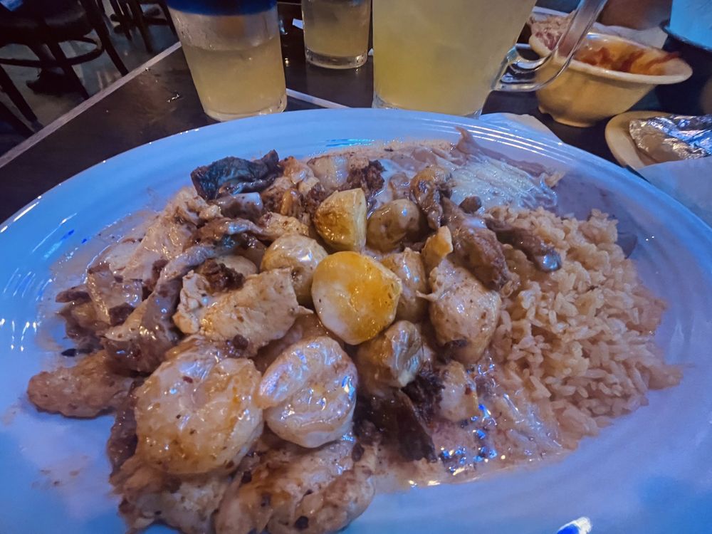 Los Portales Mexican Logo