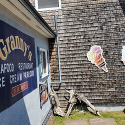 Granny's Seafood Restaurant & Ice Cream Parlour - In between tides, stop by for ice cream!