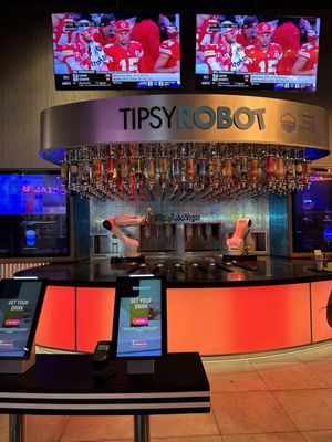 Tipsy Robot at Planet Hollywood by null