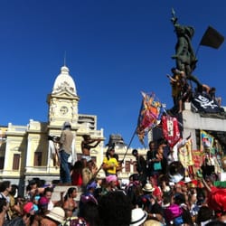 Estação Central - Metrô - Frequent festas on the station square