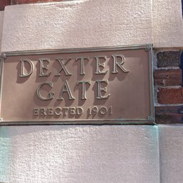 Through the Dexter Gate into Harvard on the Free Tours by Foot