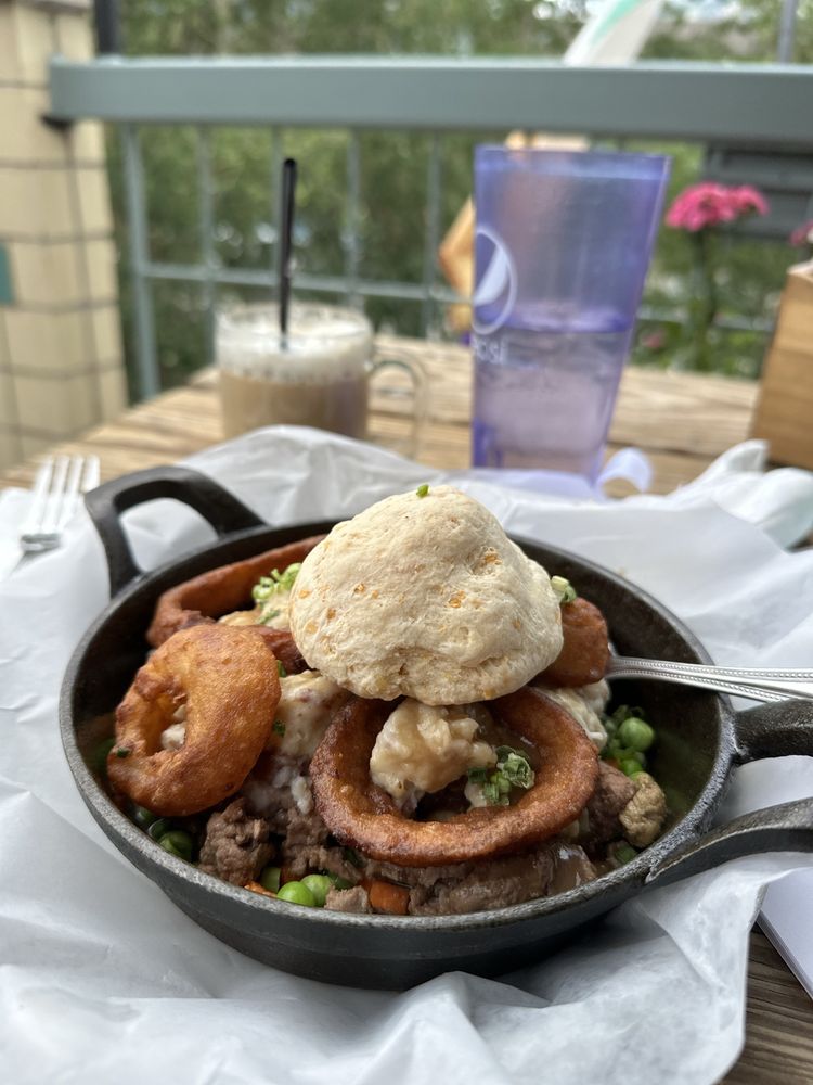 BURKE AND RILEY’S IRISH PUB Updated October 2024 77 Photos & 169