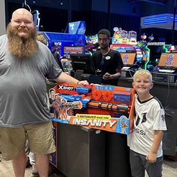 Dave & Buster's Bellevue - Major prize!! - Arcades Near Me - Bellevue, Washington