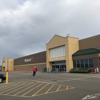 Walmart Supercenter 10 Reviews Department Stores 120 Frances Ln Beaver Dam Wi Phone Number Yelp