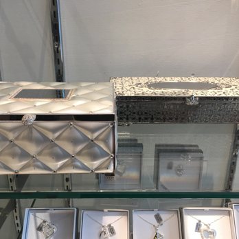Things Remembered - Jewelry Near Me - Garden City, New York