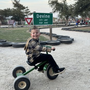 Devine Acres Farm - Amusement Parks Near Me - Devine, Texas Devine Acres Farm - Amusement Parks Near Me - Devine, Texas