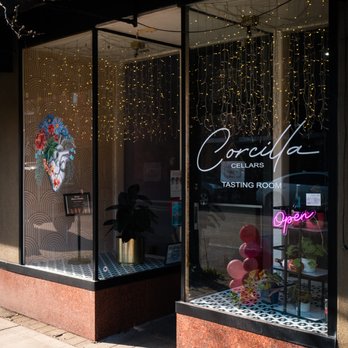 Corcilla Cellars - Wine Tasting Room Near Me - Oregon City, Oregon