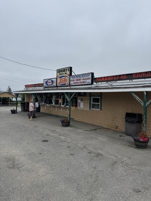 Crosby's Drive-In by null