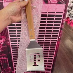 T-Mobile - T-Mobile Tuesdays grill spatula