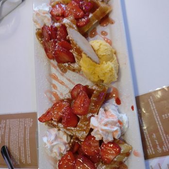 Ice Gem Gelato - Strawberries and cream waffle - Desserts Near Me - Solihull, XWM