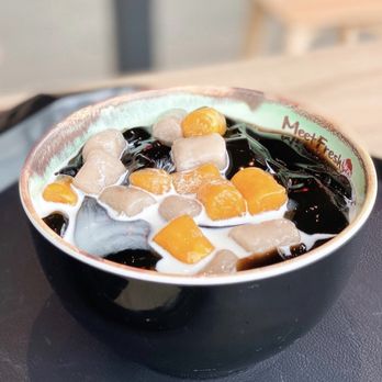 Meet Fresh - a bowl of ice cubes and oranges - Desserts Near Me - Tigard, Oregon Meet Fresh - a bowl of ice cubes and oranges - Desserts Near Me - Tigard, Oregon