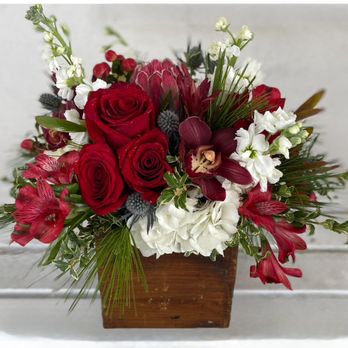 Sami's Flowers - Christmas Beauty - Florists Near Me - Mission Viejo, California Sami's Flowers - Christmas Beauty - Florists Near Me - Mission Viejo, California