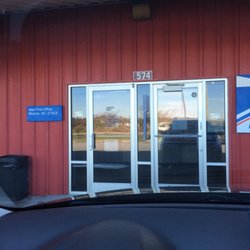 Moyock Post Offices - Quite possibly the worst post office in history, why it's still running I do not know.