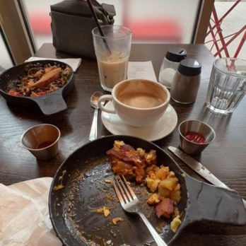 Le Petit Belge - Breakfast bowl, iced latte, hot mocha. - Breakfast & Brunch Near Me - Vancouver, British Columbia