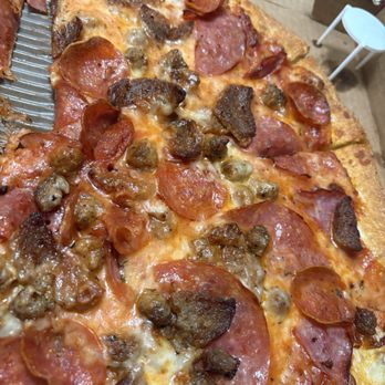 Ameci Pizza Kitchen- Burbank - Pizza Near Me - Burbank, California