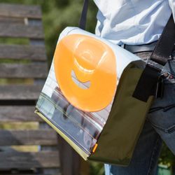 Tausche - Tasche "Schwerstarbeiterin" mit Hüftgurt und Austauschdeckel "Metro Paris"