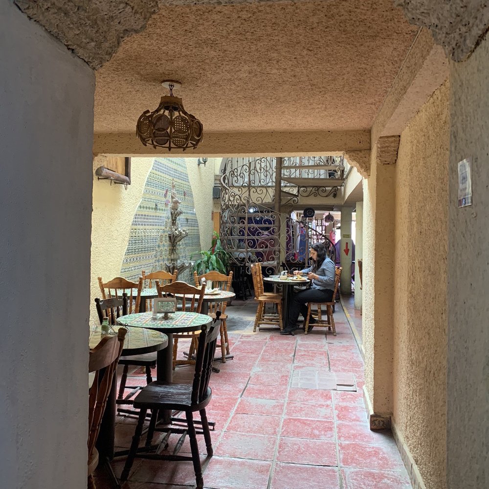 Radha Govinda - Inside seating. - Vegetarian Near Me - León, GUA