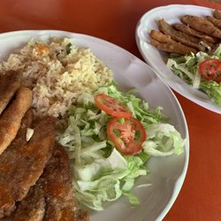 El Buen Sazon - Filete de pescado con ensalada y arroz