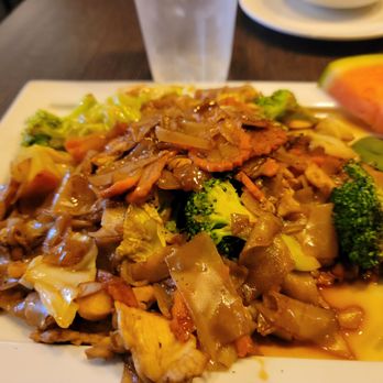 Imperial Thai Cuisine - Lunch Pad See Ew - Thai Near Me - Anaheim, California Imperial Thai Cuisine - Lunch Pad See Ew - Thai Near Me - Anaheim, California