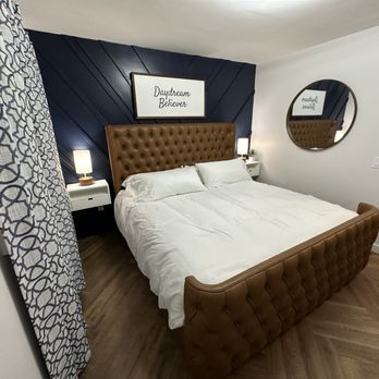 Chalet 239 Boutique Hotel - Hotels Near Me - West Dover, Vermont Chalet 239 Boutique Hotel - Hotels Near Me - West Dover, Vermont