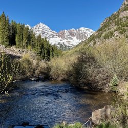 Maroon Bells Basecamp - View from the parking lot