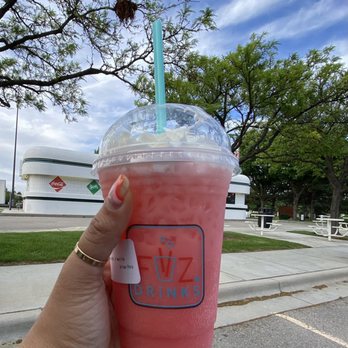 FiiZ Drinks - Strawberry fiiz Italian soda with whip cream - Juice Bars & Smoothies Near Me - Boise, Idaho FiiZ Drinks - Strawberry fiiz Italian soda with whip cream - Juice Bars & Smoothies Near Me - Boise, Idaho