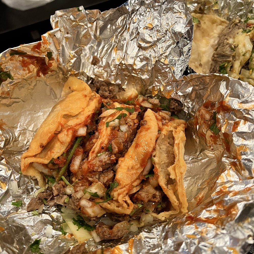 Tacos Los Potrillos - It's like splash mountain in here. - Mexican Near Me - Rosemead, California