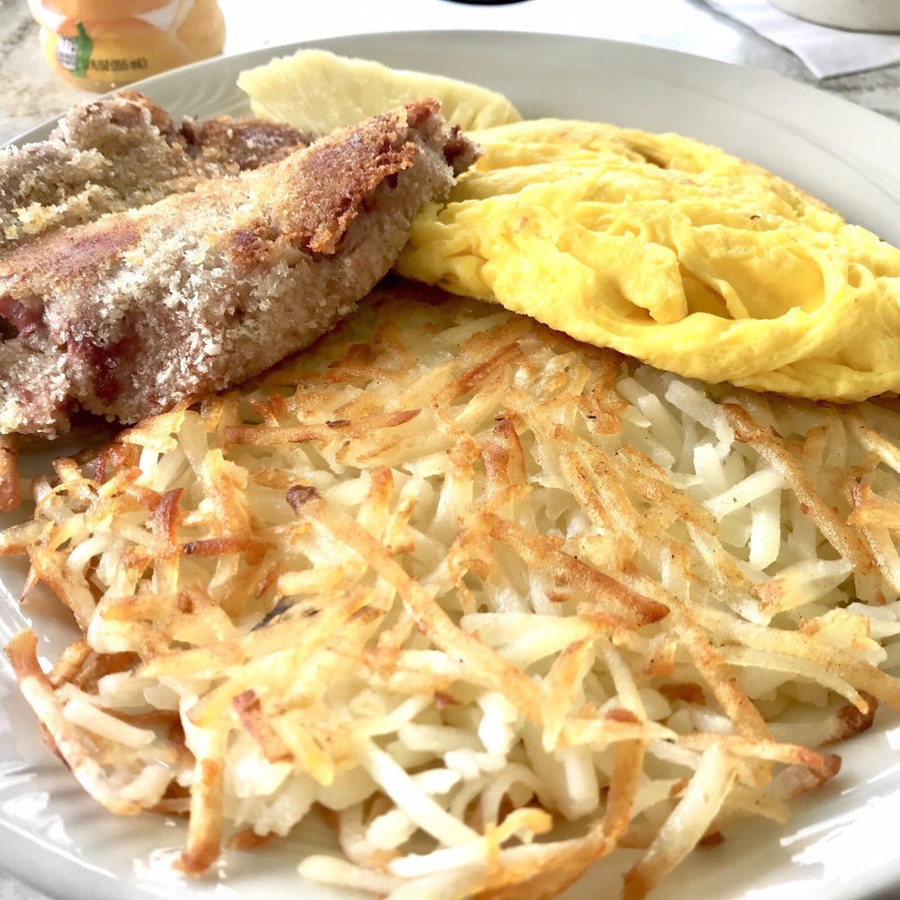 Pearl - Corned beef hash, scrambled eggs and hash browns - American Near Me - Aiea, Hawaii Pearl - Corned beef hash, scrambled eggs and hash browns - American Near Me - Aiea, Hawaii