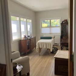Integrative Pain and Wellness - Treatment room where bodywork, acupuncture and ketamine is administered.