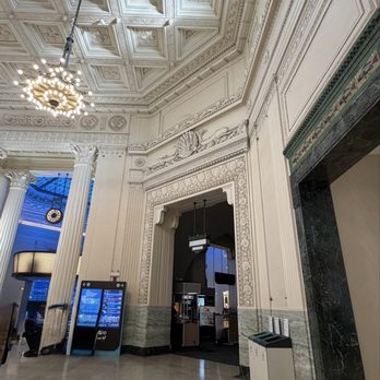 Shedd Aquarium - Aquariums Near Me - Chicago, Illinois Shedd Aquarium - Aquariums Near Me - Chicago, Illinois
