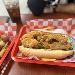 Bayou Seafood Company - Catfish poboy