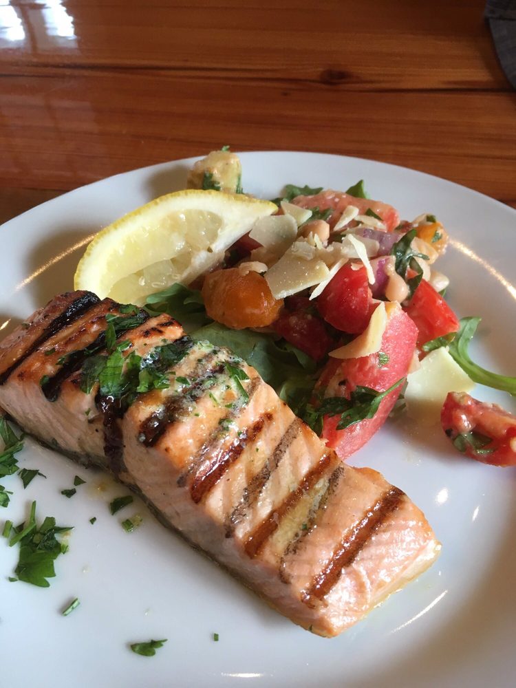 Hilltop Kitchen Logo